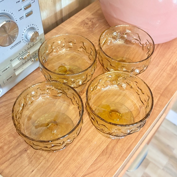 Vintage 4 Piece Stackable Textured Short Coup Cocktail Dessert Glasses 70s 80s - Picture 4 of 5